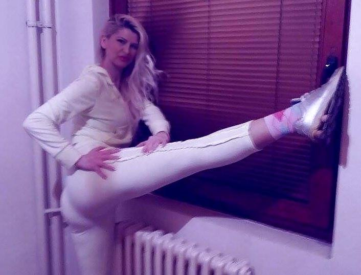 25P Serbian amateur mom