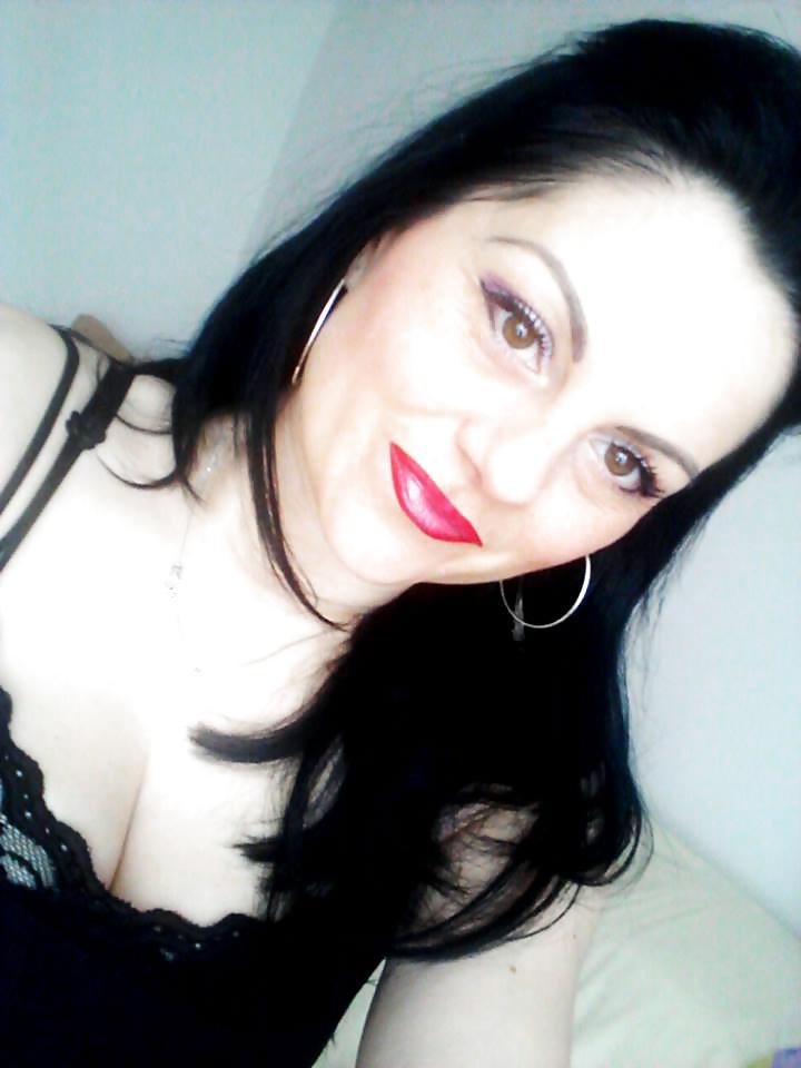 25P Serbian amateur mom