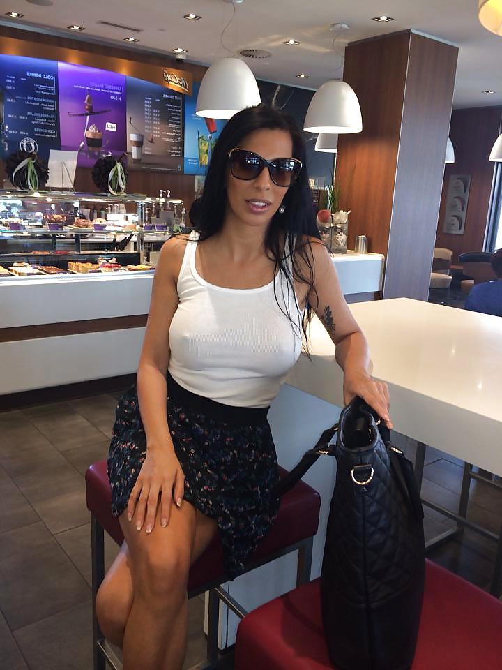 25P Serbian amateur mom