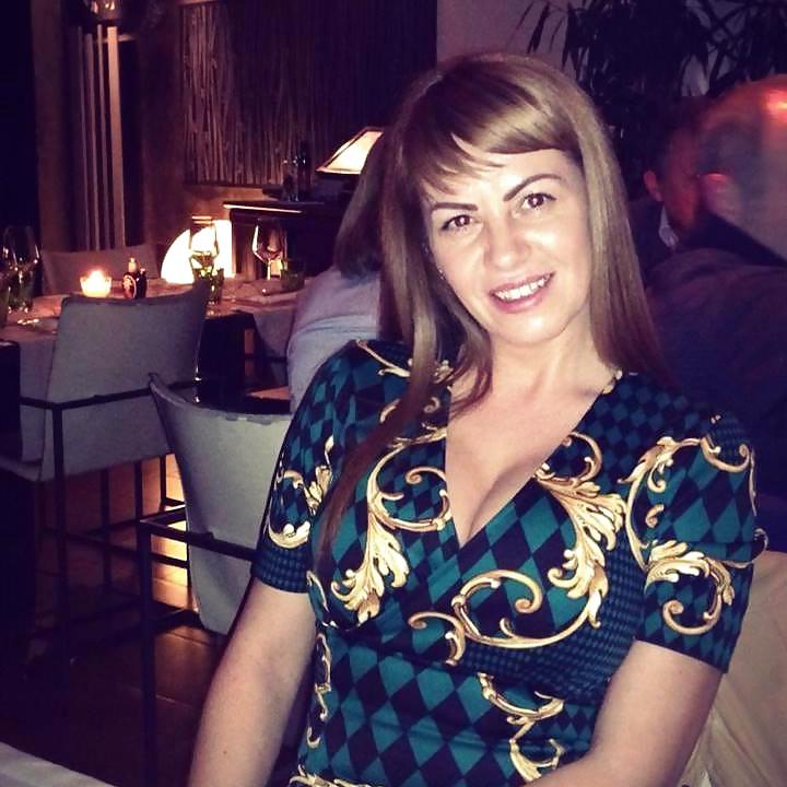 25P Serbian amateur mom