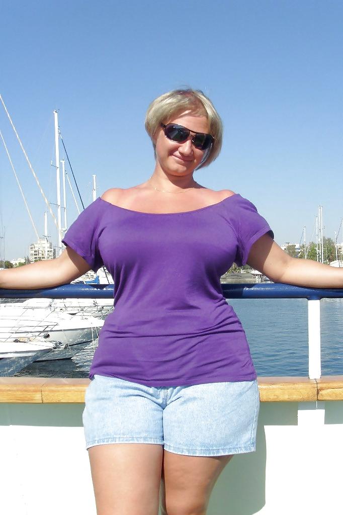 25P Russian mature Busty! Amateur!