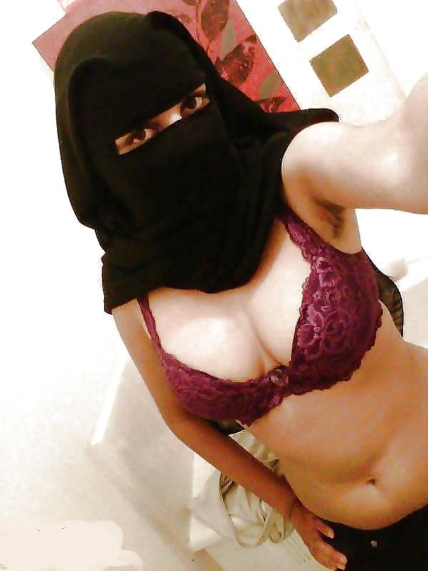 25P Arab Hijab Amateur 2