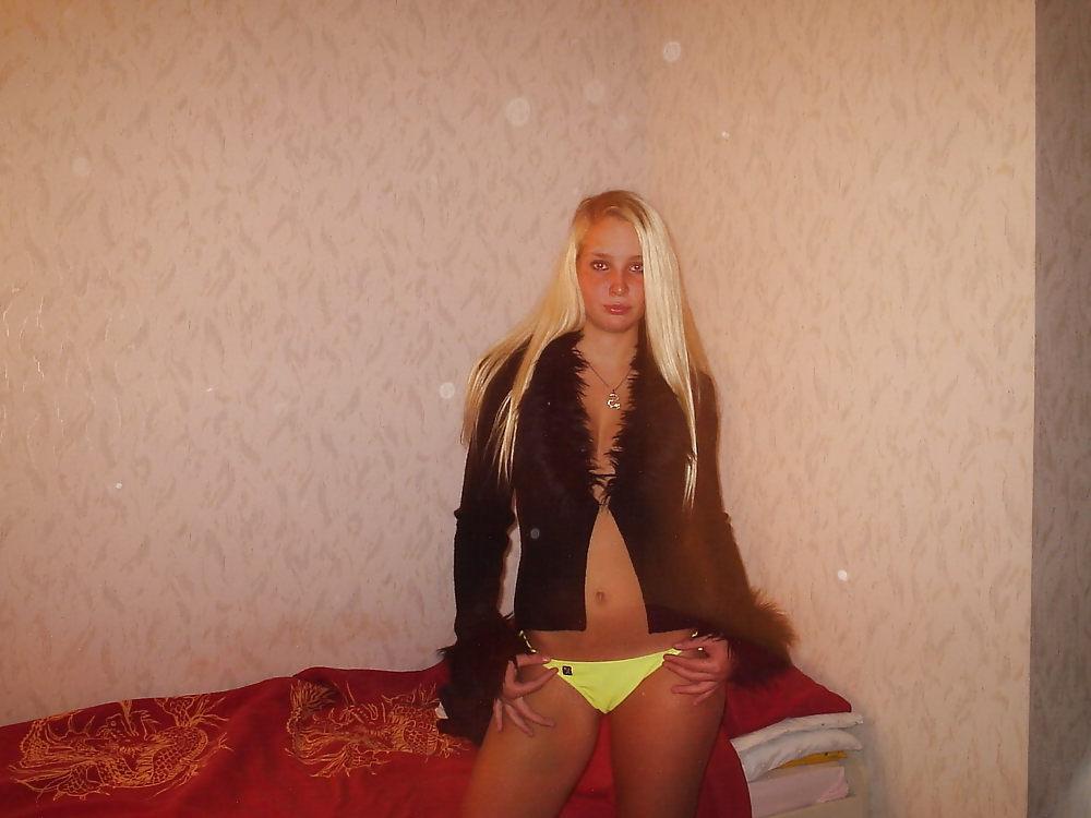 25P Amateur blondes sandra nude