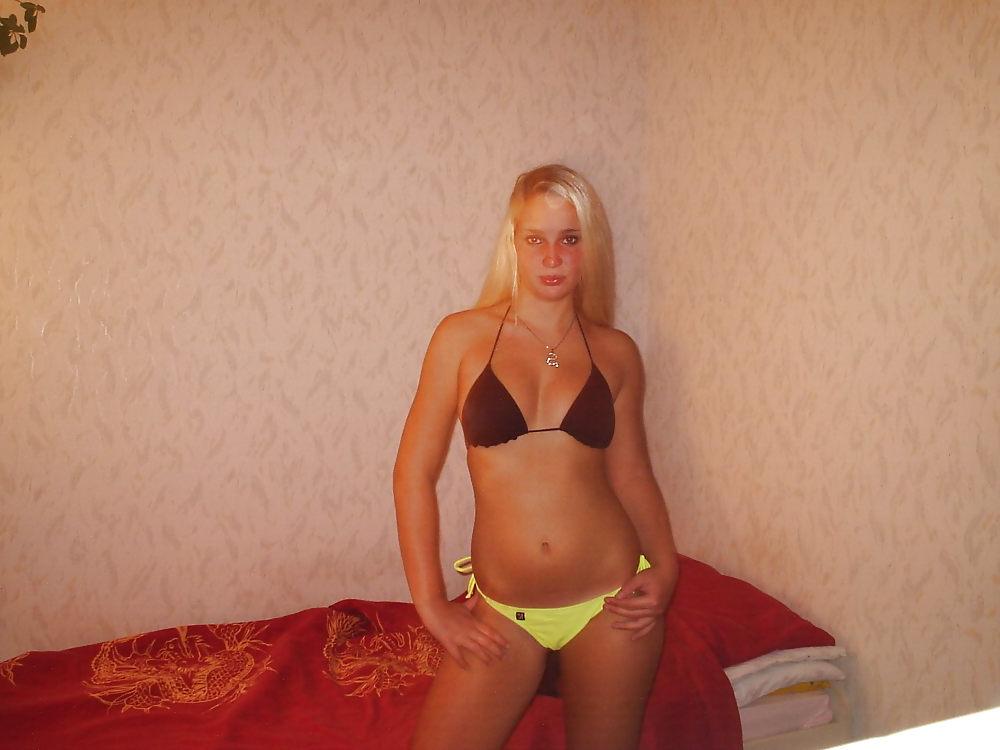 25P Amateur blondes sandra nude
