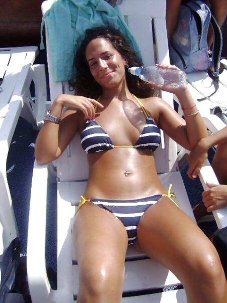 25P Amateur Girls on Holiday