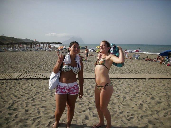25P Amateur Girls on Holiday