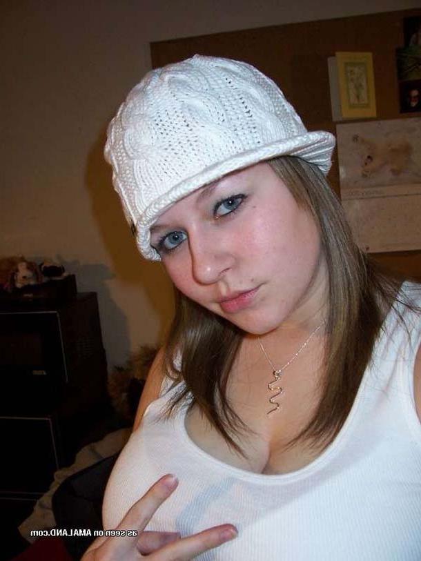 15P Real amateur bbw girlfriend teasing on cam