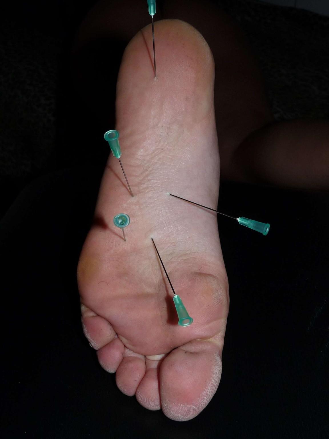 16P Extreme amateur needle pain and nipple piercing tortures of european painslut pu