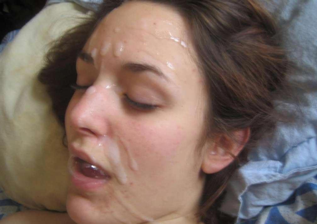15P Real amateur girlfriends taking messy facials