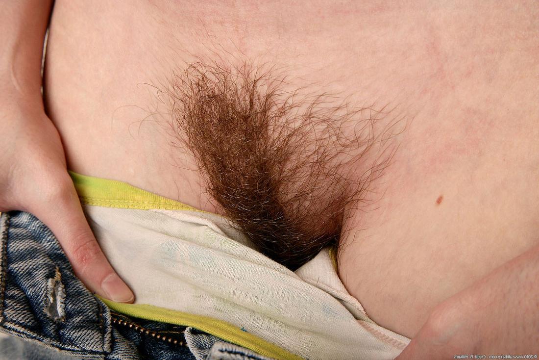 15P Hairy natural amateur Cathy spreading muff