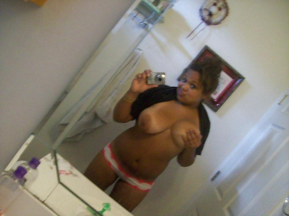 25P BEAUTIFUL CHUBBY AMATEUR GIRLS IV