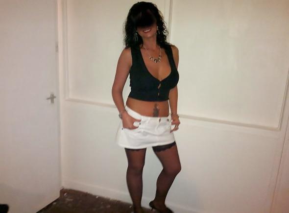 11P Amateur asses, MILFs, hotwives
