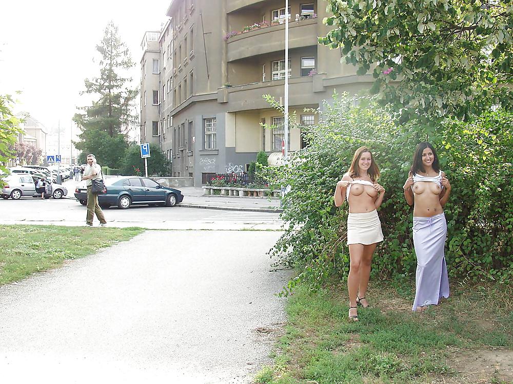 25P Nude-amateur-public 2