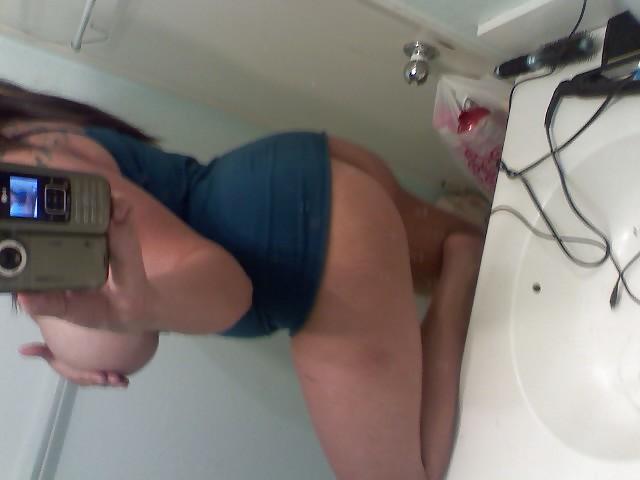 25P Big Boobed Brunette Self Shot Amateur Hottie #1