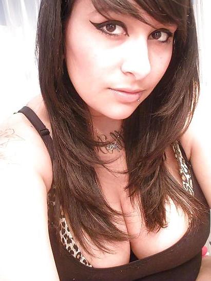 25P Big Boobed Brunette Self Shot Amateur Hottie #1
