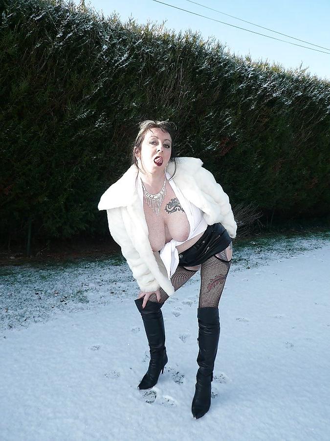 17P Amateur Sub Slut Chienne Mary
