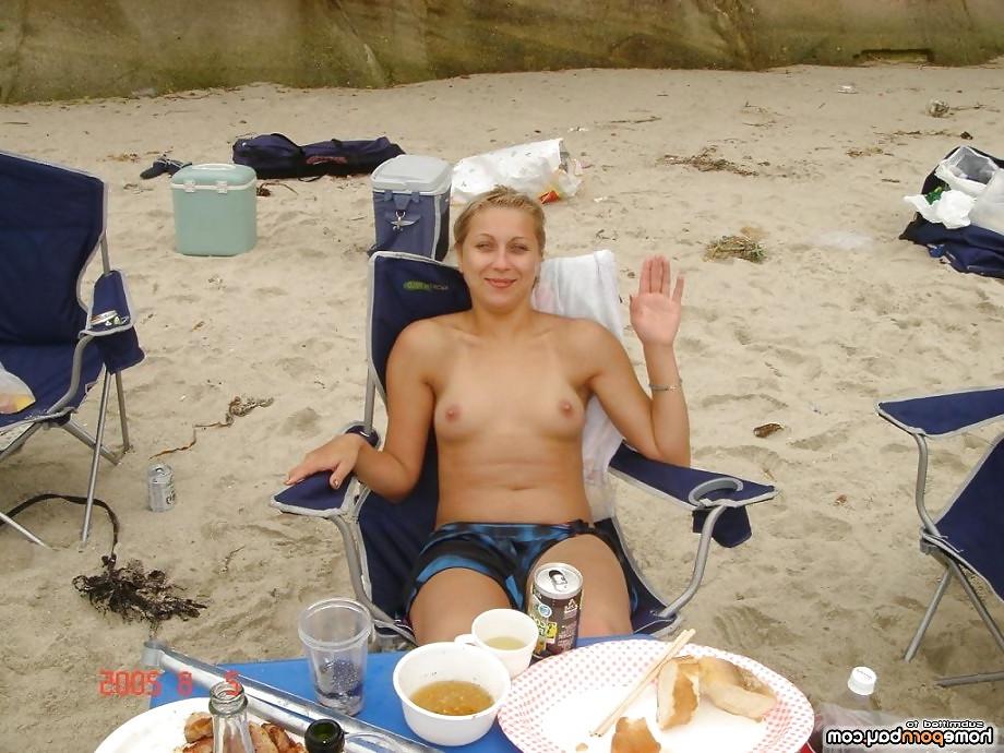 25P Amateur babes showing off