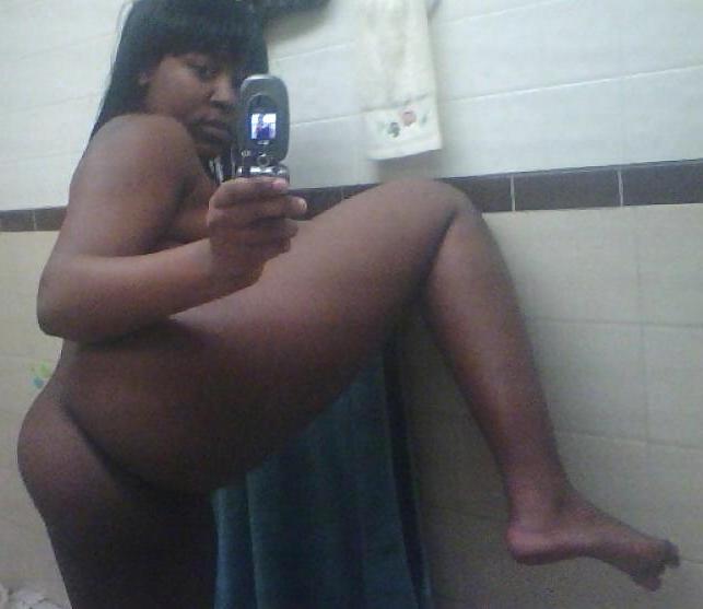 25P Ebony Amateur Selfshots