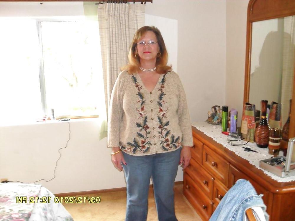 16P Amateur Granny Threesome