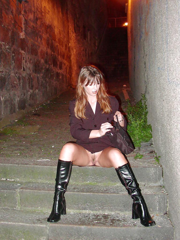25P Amateur Upskirts 5