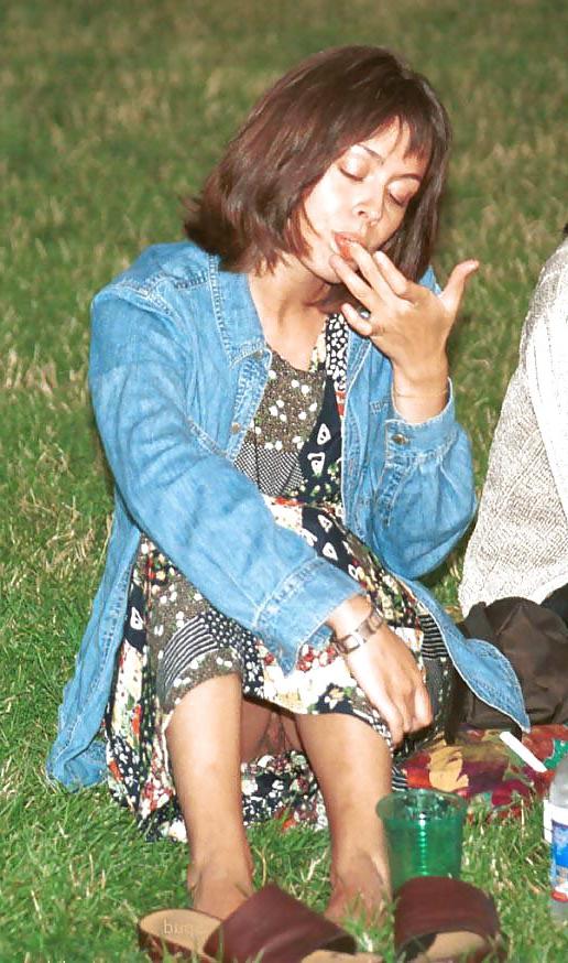 25P Amateur Upskirts 4