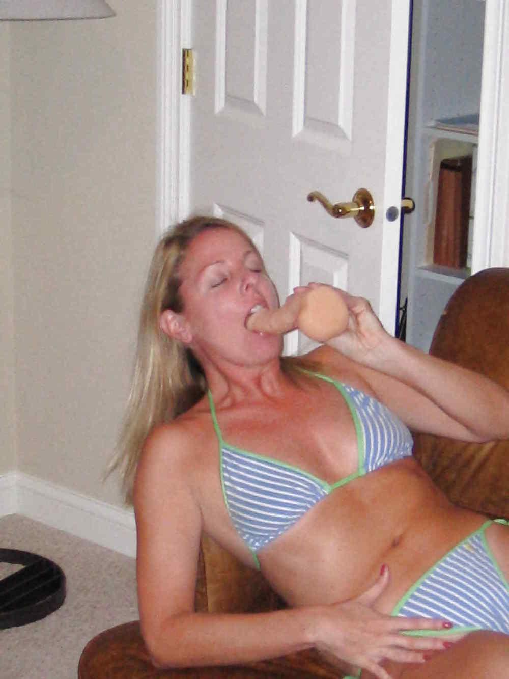 21P Amateur Blond MILF Play With Dildo by DarKKo