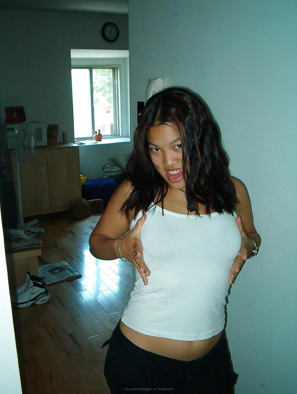 25P Amateur Asian bimbo