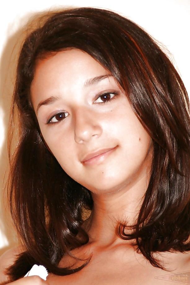 24P Hot Amateur Teen Brunette