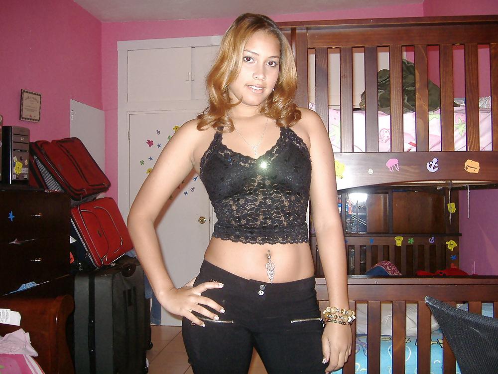 25P Puerto Rican Amateur Girl (La3menda)