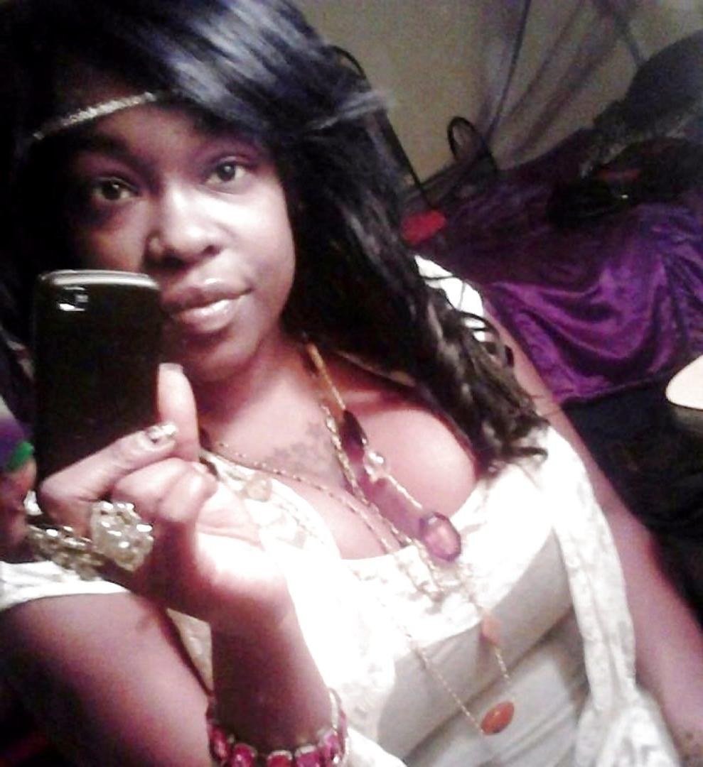 25P Amateur black girl with huge tits