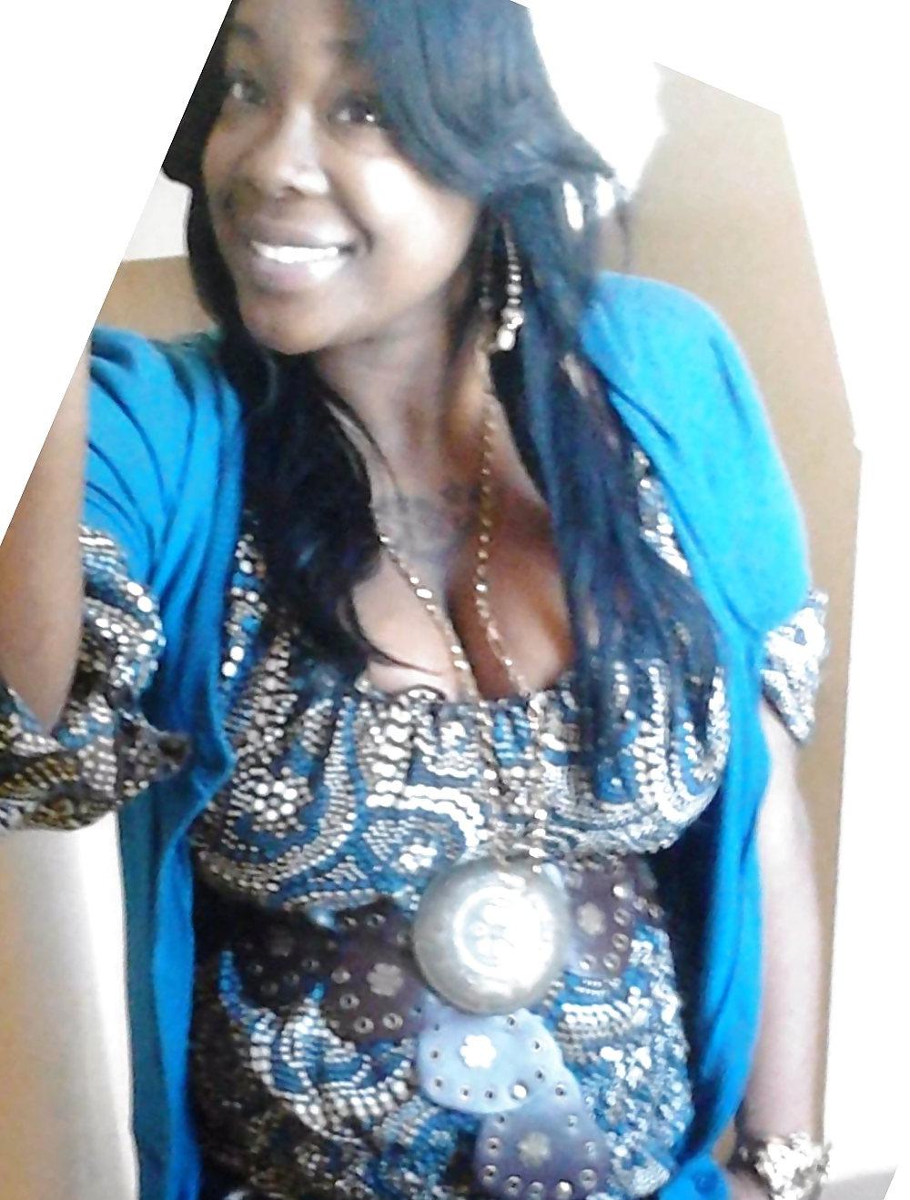 25P Amateur black girl with huge tits