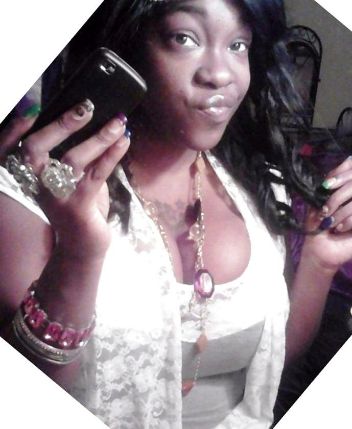 25P Amateur black girl with huge tits