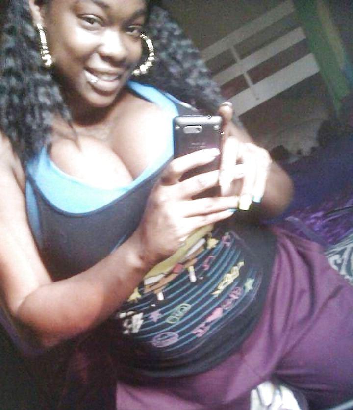 25P Amateur black girl with huge tits