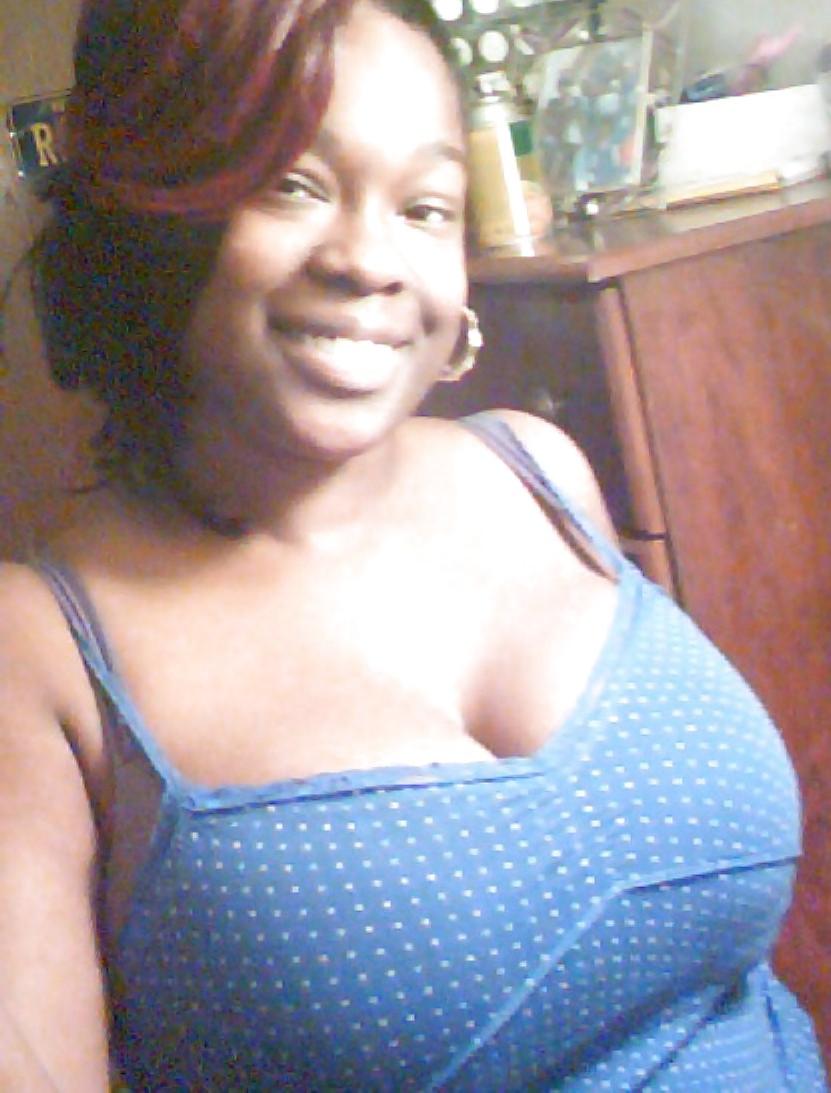 25P Amateur black girl with huge tits