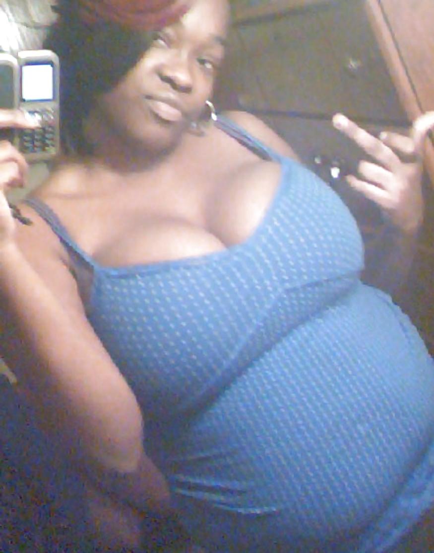 25P Amateur black girl with huge tits