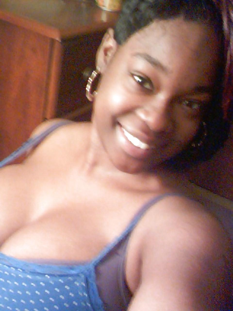 25P Amateur black girl with huge tits