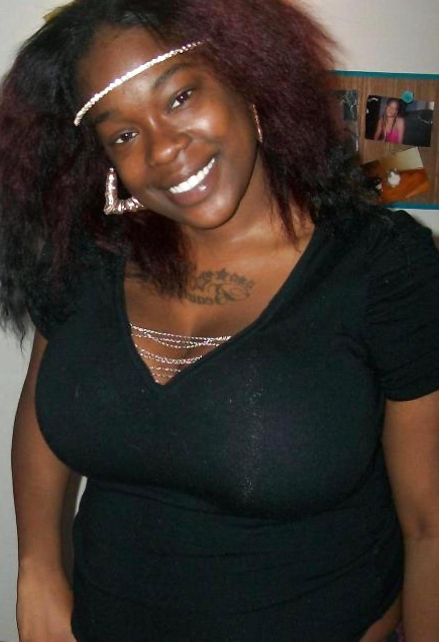 25P Amateur black girl with huge tits