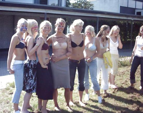 22P Some Amateur Mature outdoor Pics(MIXED)