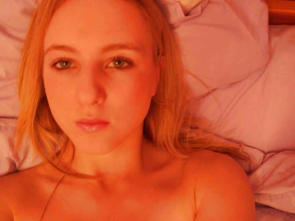25P Amateur Teen Blonde in Bedroom