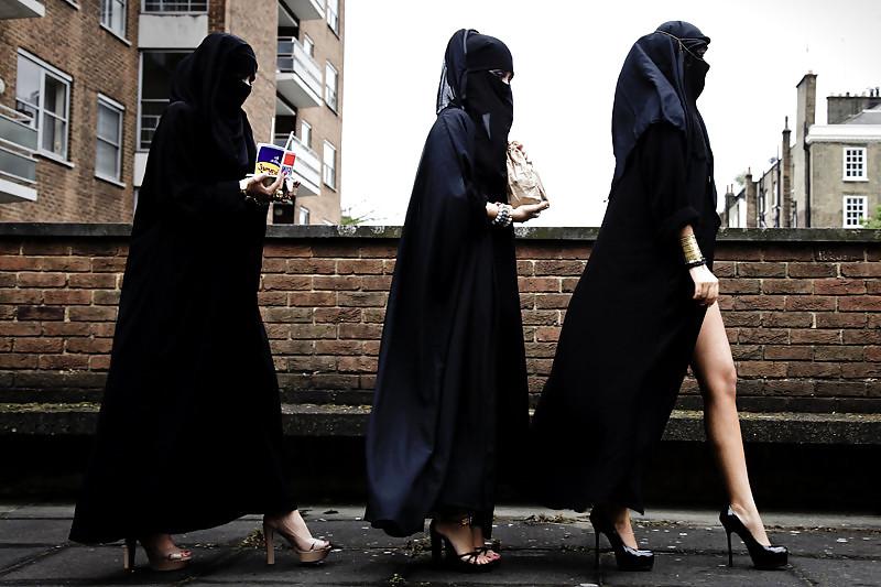 25P ARAB AMATEUR MUSLIM BEURETTE HIJAB BIG ASS vol.4