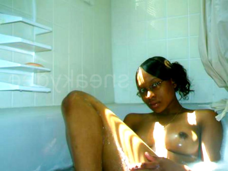 25P Beautiful Amateur Ebony Teens