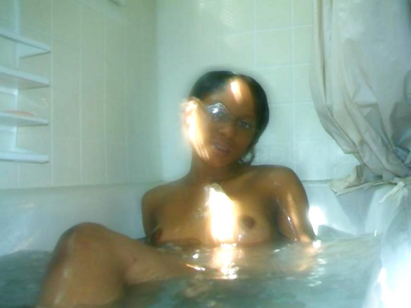 25P Beautiful Amateur Ebony Teens