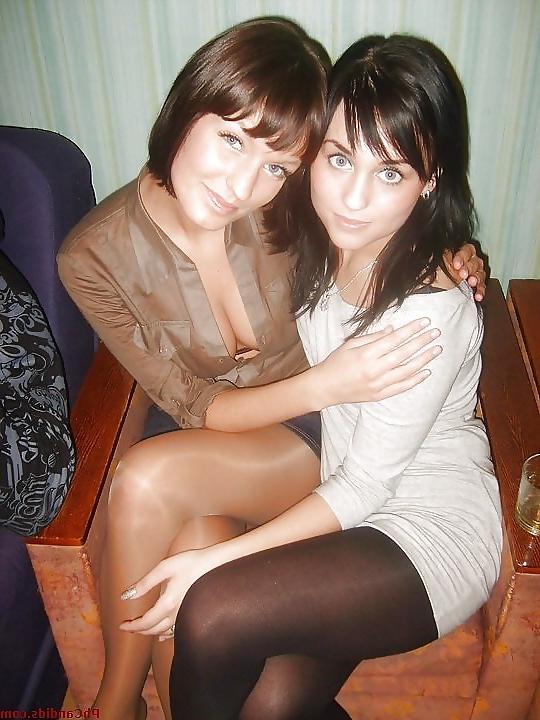 17P AMATEUR PANTYHOES - Cute amateur teen legs