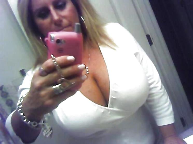 25P Selfie Amateur Milfs and Mature - vol 3!