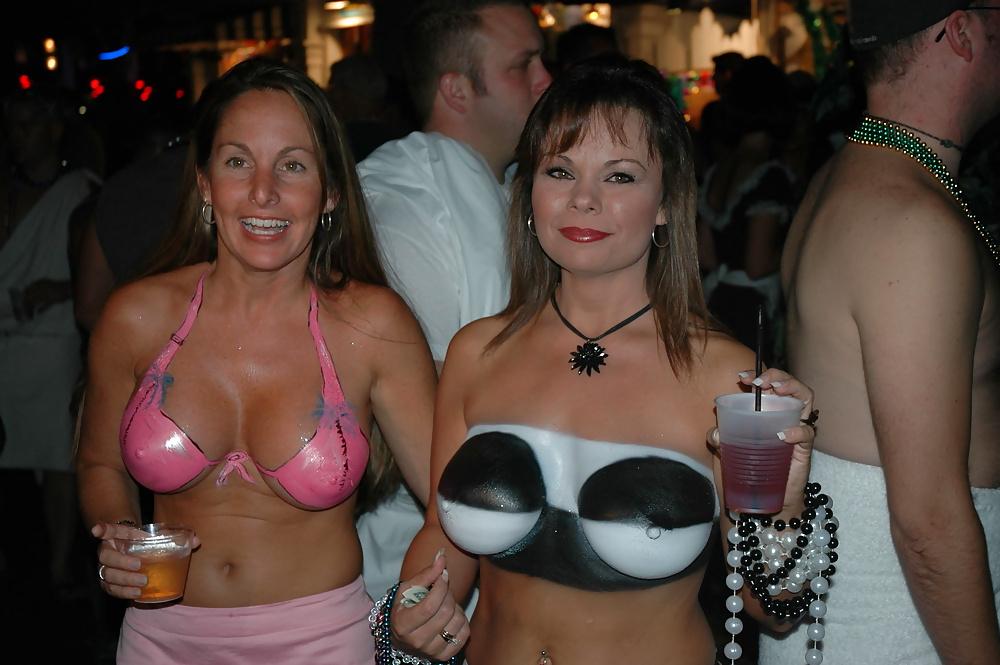 25P Amateur matures out and about with their tits hanging out 10