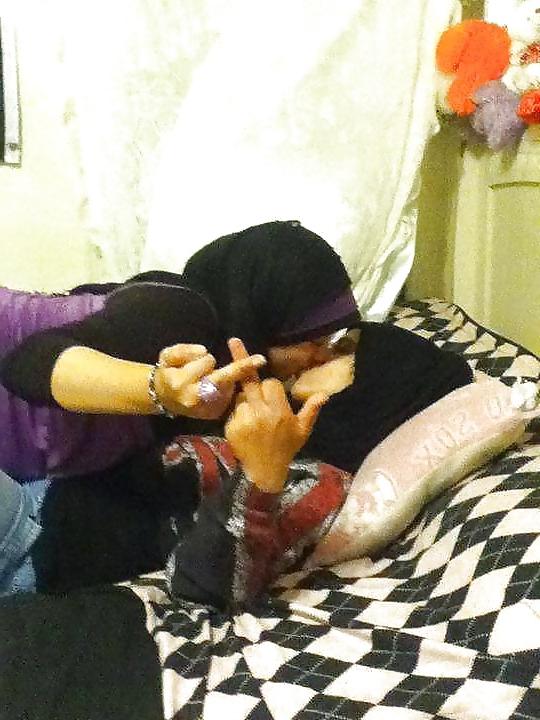 21P ARAB AMATEUR MUSLIM BEURETTE HIJAB BNAT BIG ASS vol.17