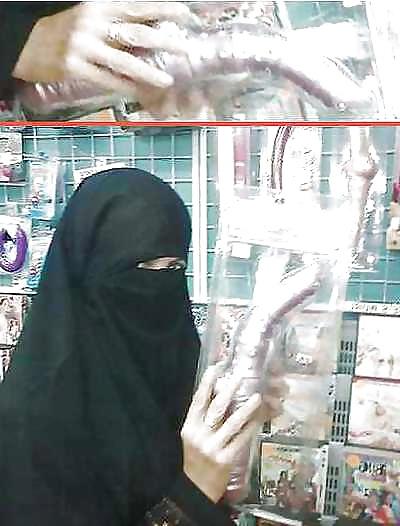 21P ARAB AMATEUR MUSLIM BEURETTE HIJAB BNAT BIG ASS vol.17