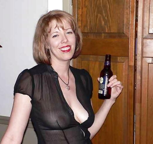 25P Only the best amateur mature ladies.57