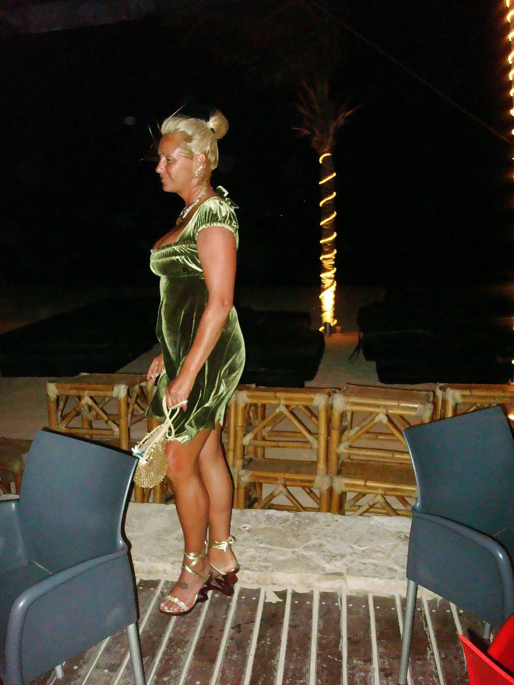 25P Amateur mature blonde.