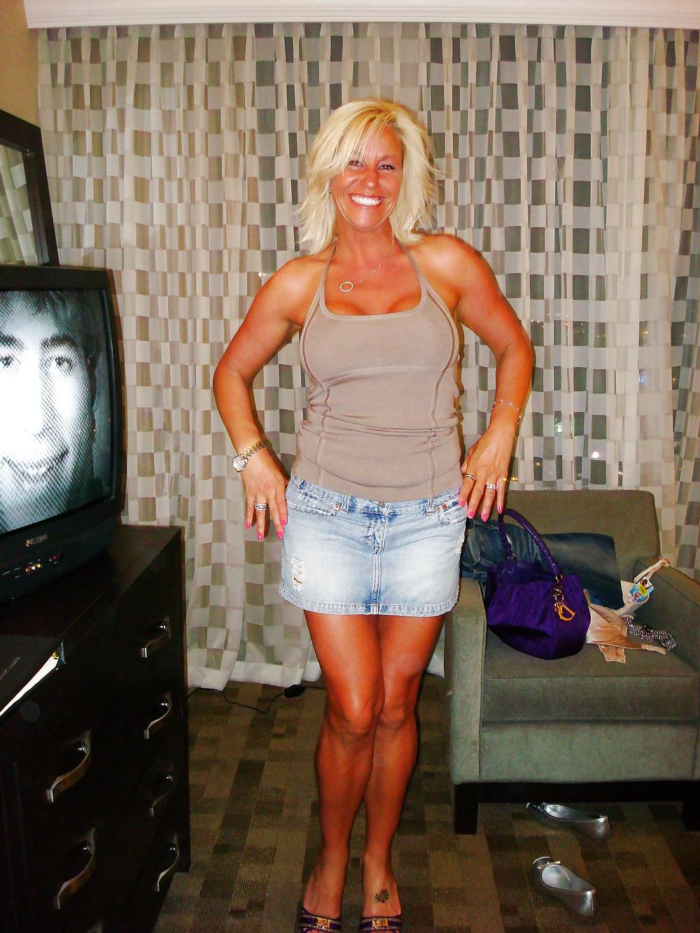 25P Amateur mature blonde.